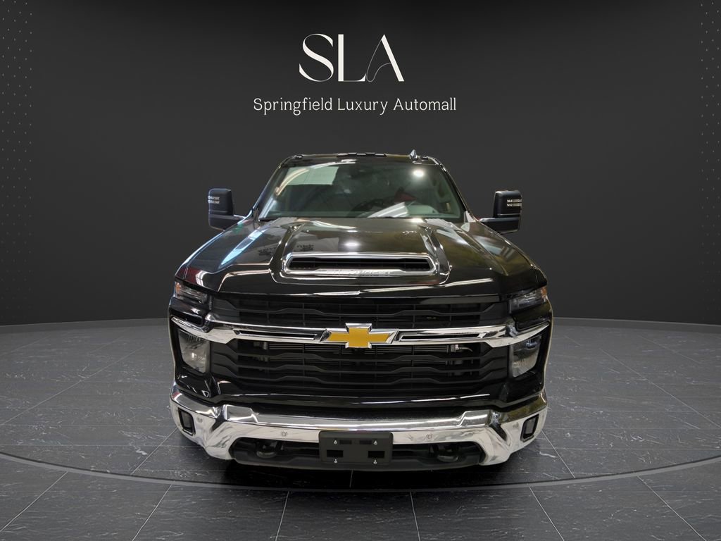 Used 2026 Chevrolet Silverado 2500 LT AWD/4WD image 3