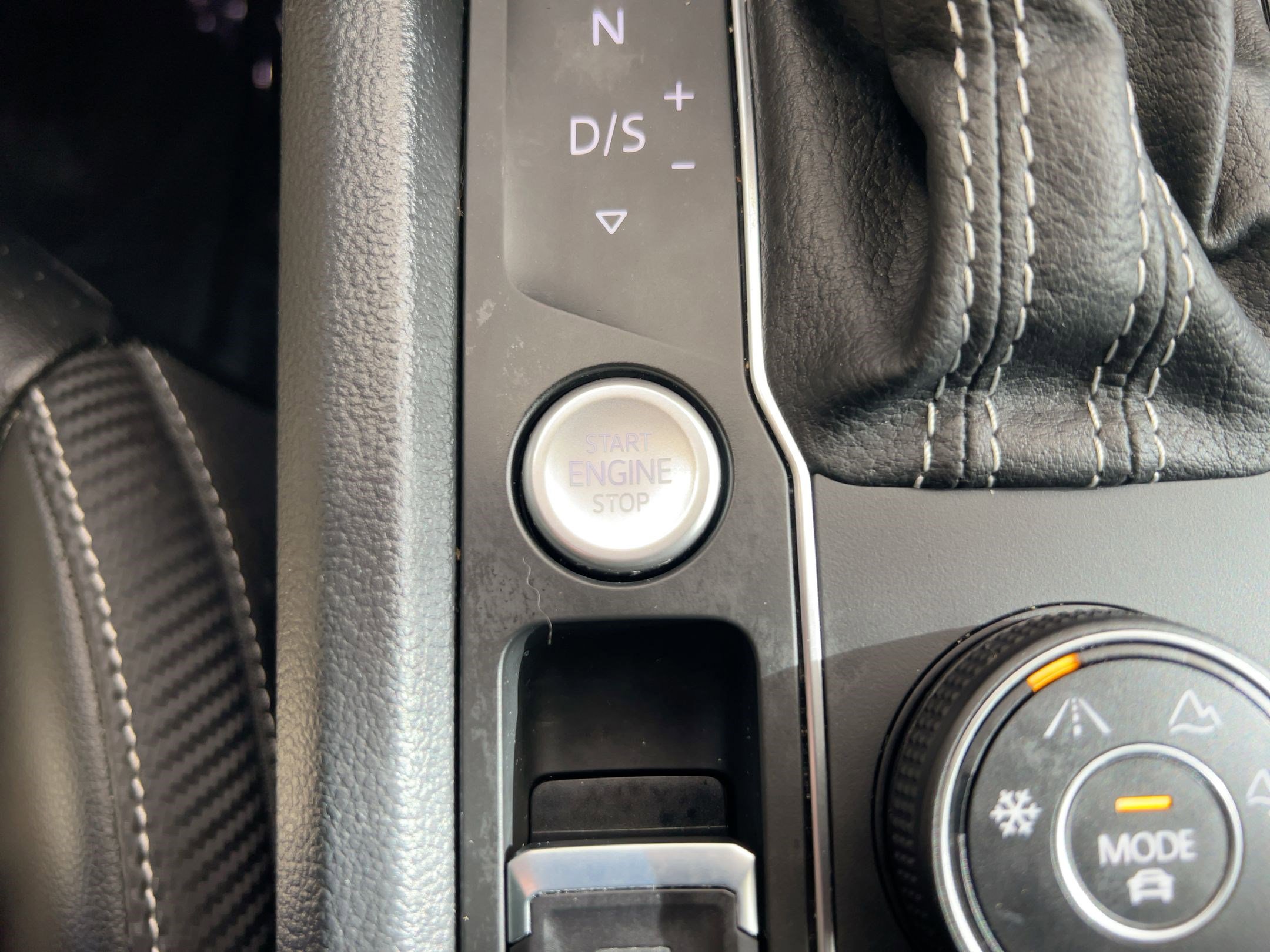 Used 2022 Volkswagen Atlas Cross Sport SEL image 26