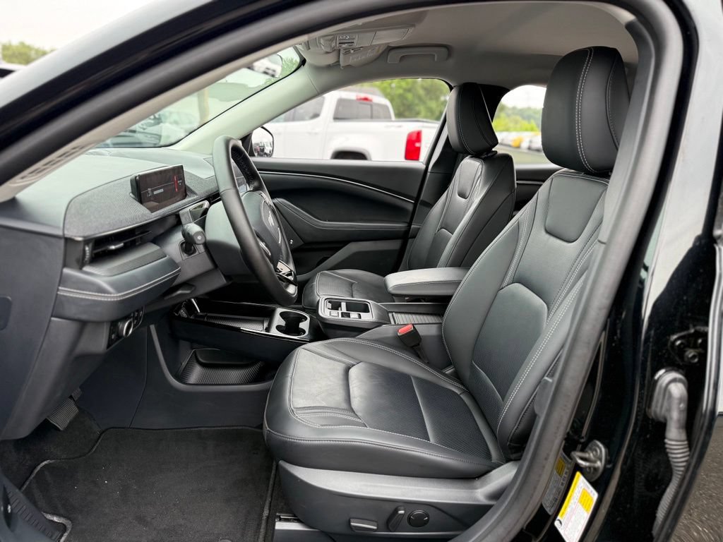 Used 2025 Ford Mustang Mach-E Premium AWD/4WD image 13