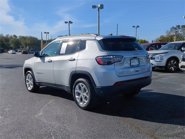 Used 2024 Jeep Compass Latitude image 8