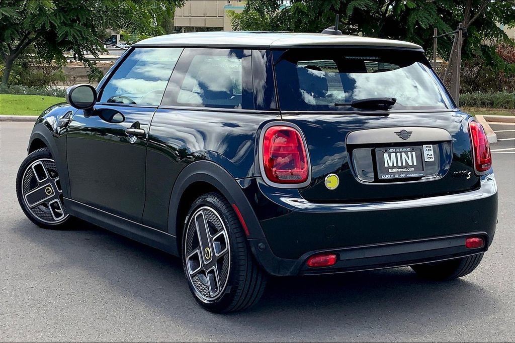 Certified 2024 MINI Cooper SE w/ MINI Resolute Edition image 11
