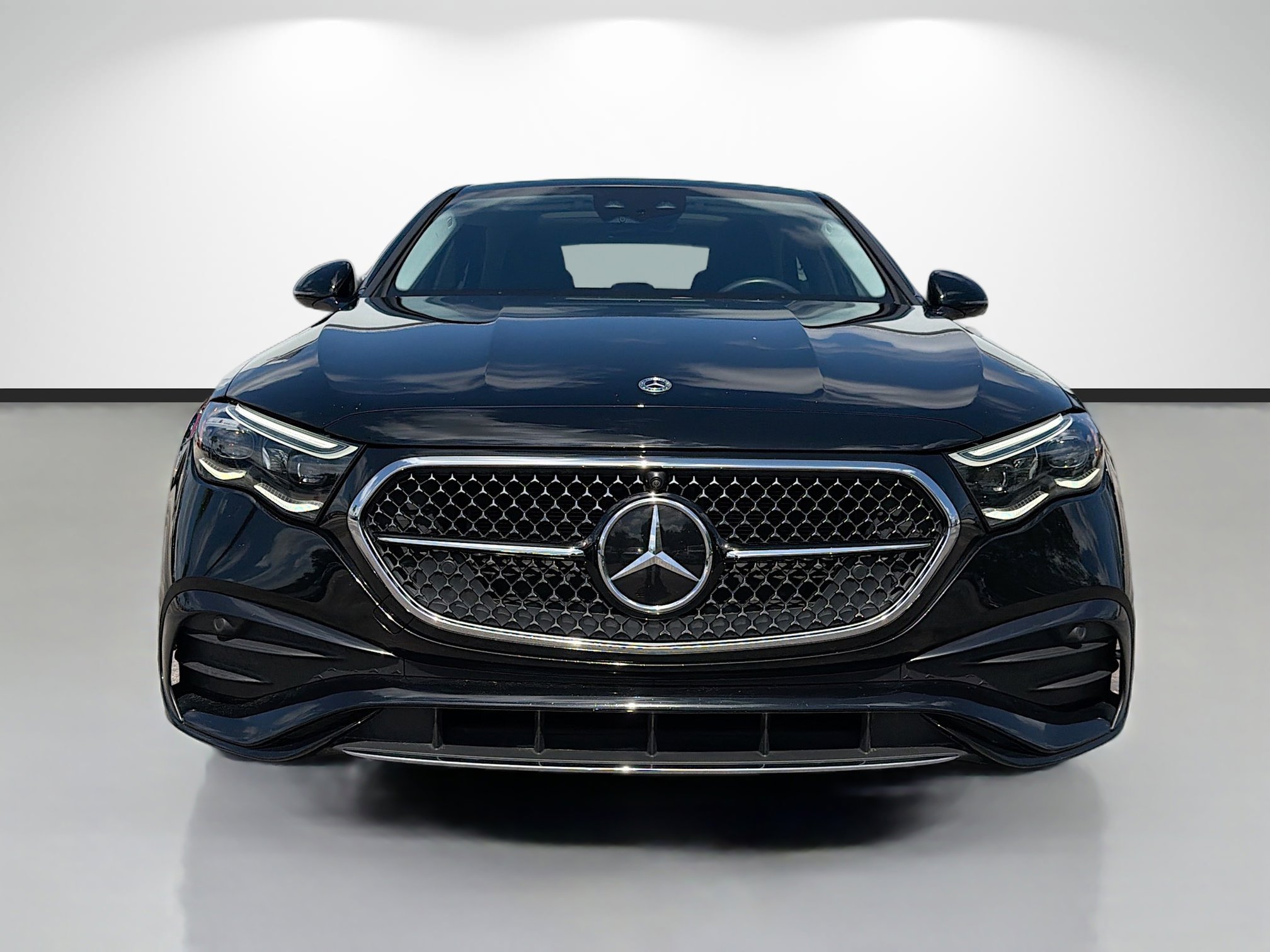 Used 2024 Mercedes-Benz E 350 4MATIC Sedan image 8