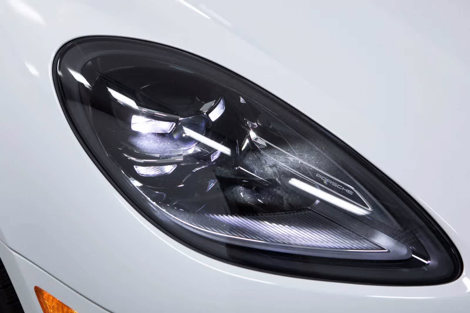 Certified 2026 Porsche Macan AWD/4WD image 16
