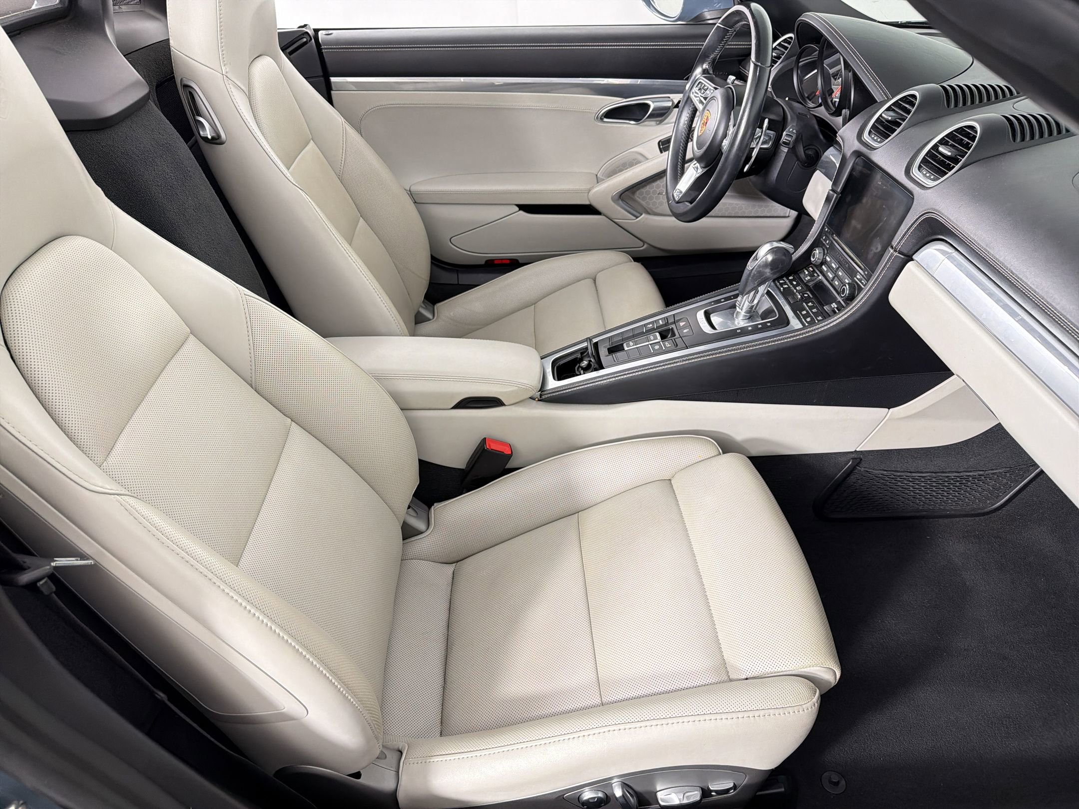 Certified 2017 Porsche 718 Boxster image 29