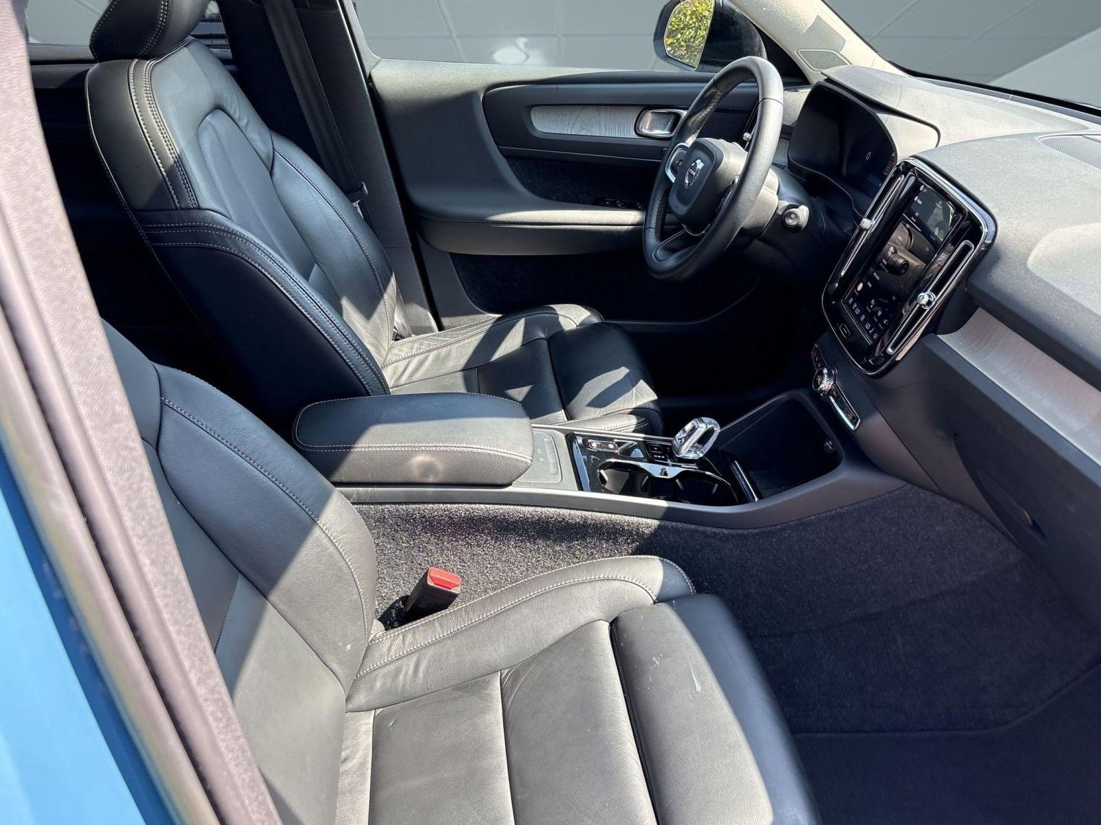 Certified 2023 Volvo XC40 B5 Plus w/ Driver Assist Package image 29