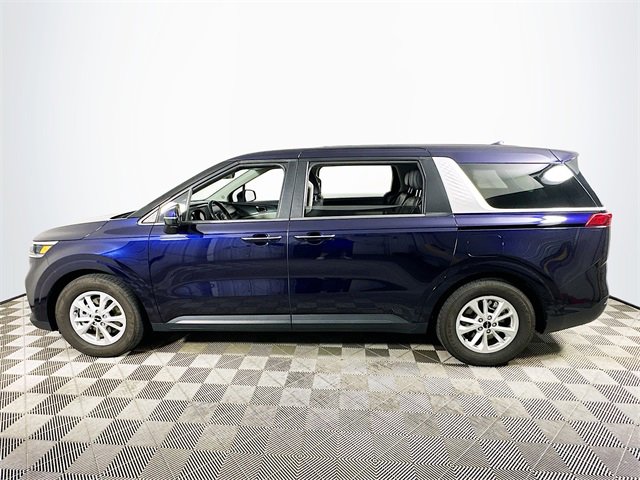 Used 2024 Kia Carnival LX image 6