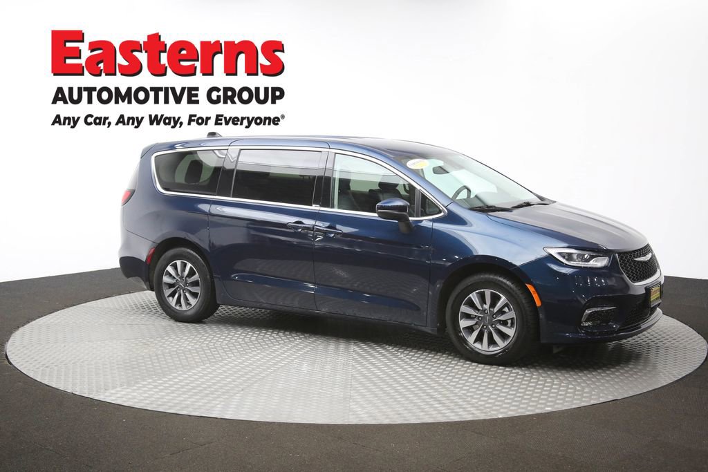 Used 2023 Chrysler Pacifica Touring-L FWD image 50