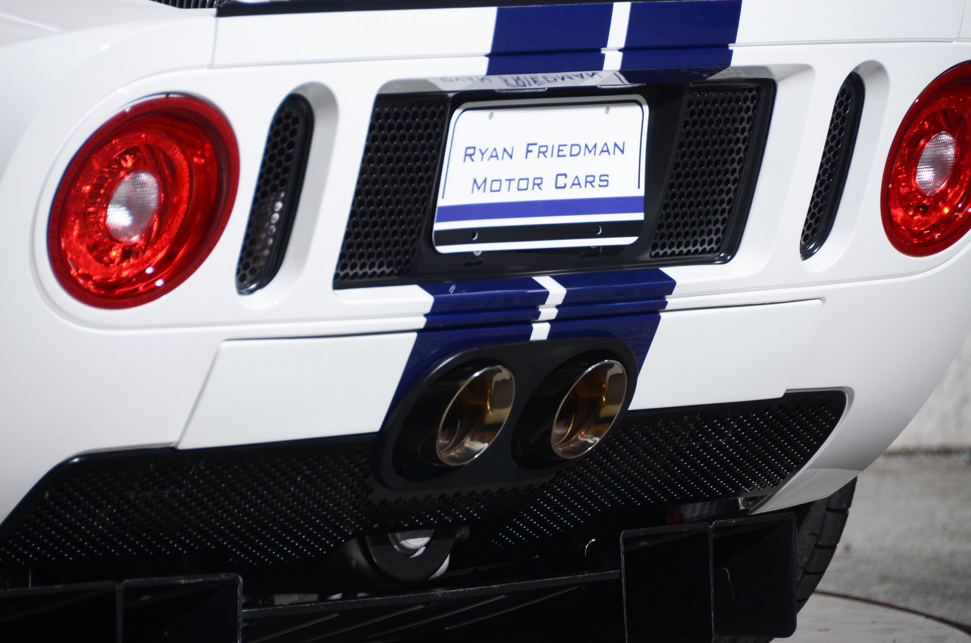 Used 2006 Ford GT RWD image 28