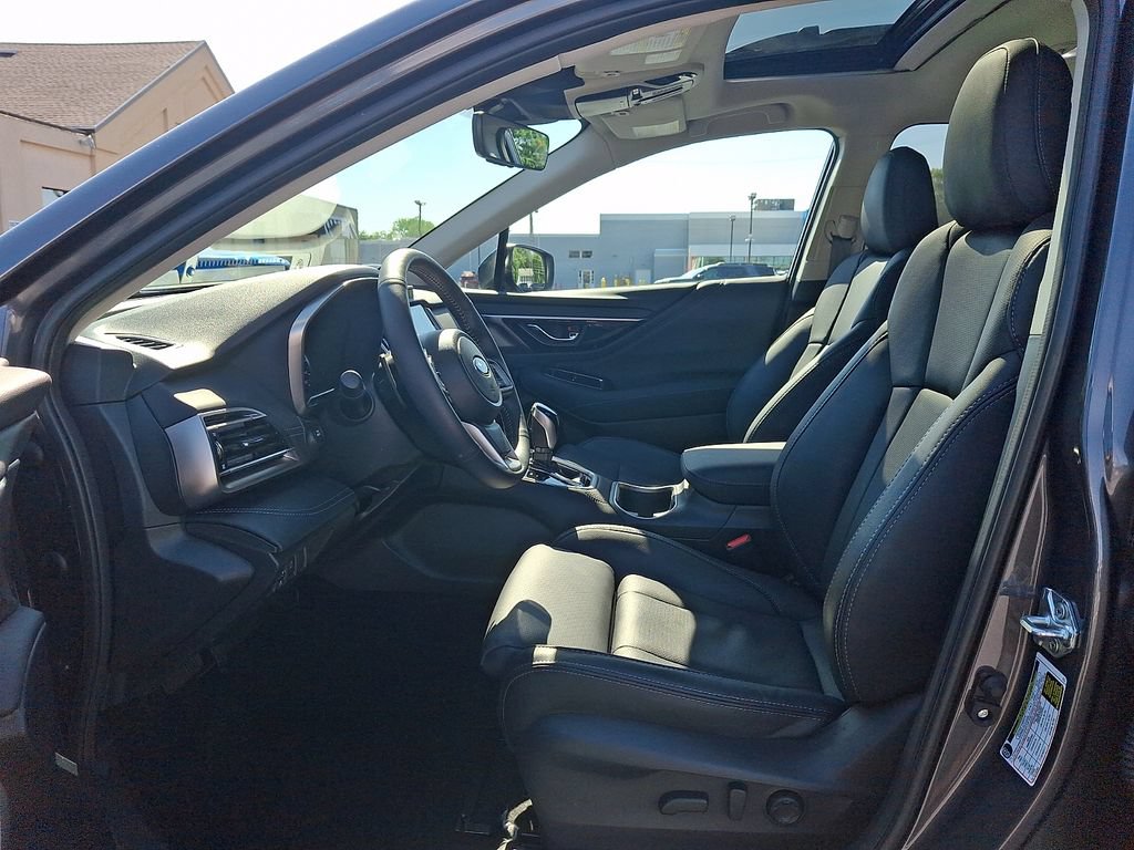 Used 2025 Subaru Outback Limited AWD/4WD image 13