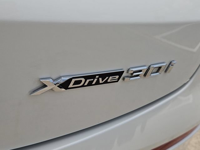 Used 2024 BMW X4 xDrive30i w/ Parking Assistance Package AWD/4WD image 11