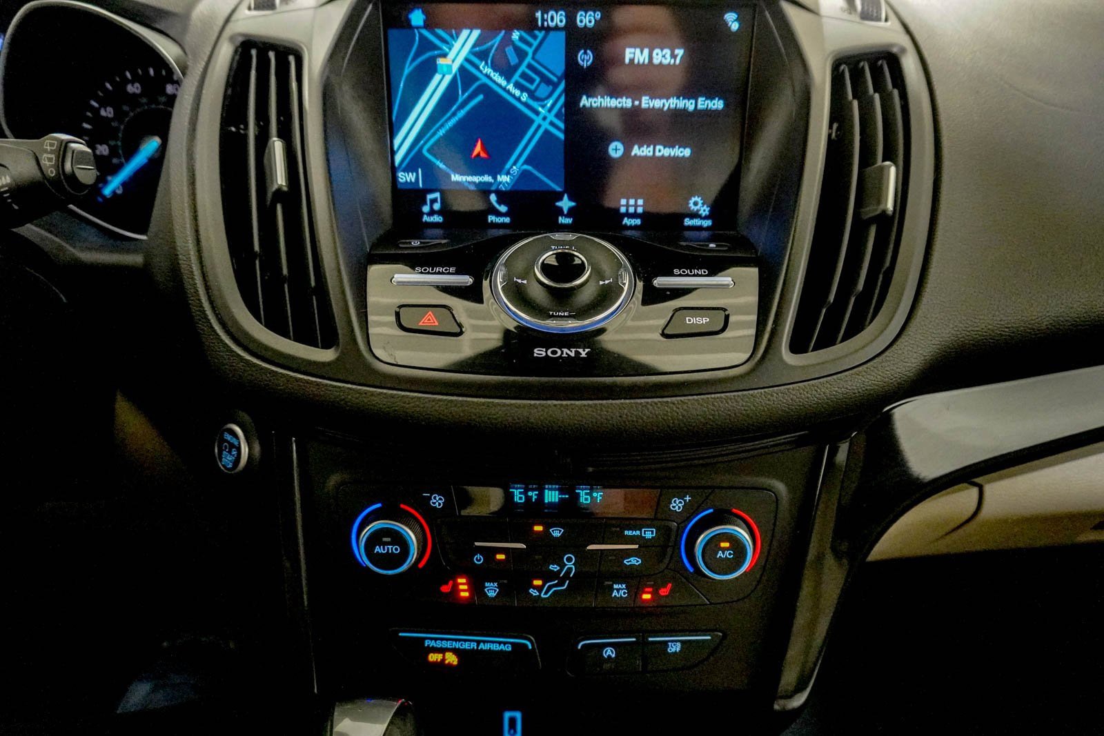 Used 2017 Ford Escape Titanium image 24