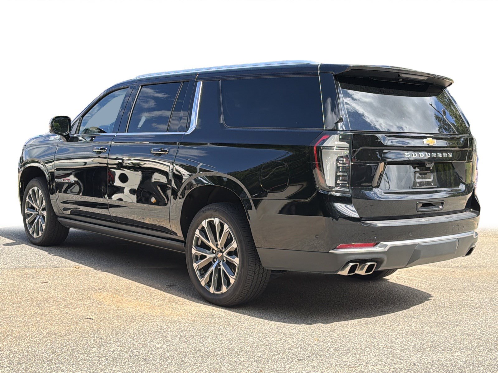 Used 2026 Chevrolet Suburban High Country AWD/4WD image 25