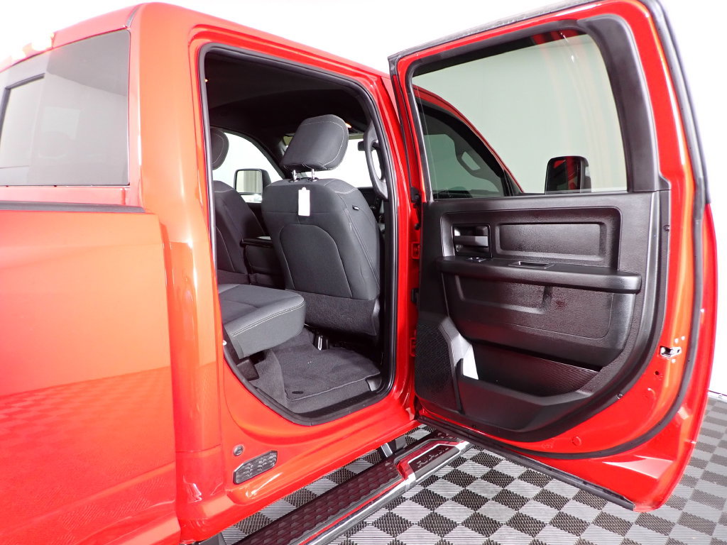 Used 2024 RAM 2500 Tradesman w/ Chrome Appearance Group AWD/4WD image 32