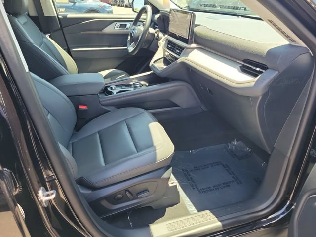 Used 2026 Ford Explorer Active w/ Active Comfort Package RWD image 17