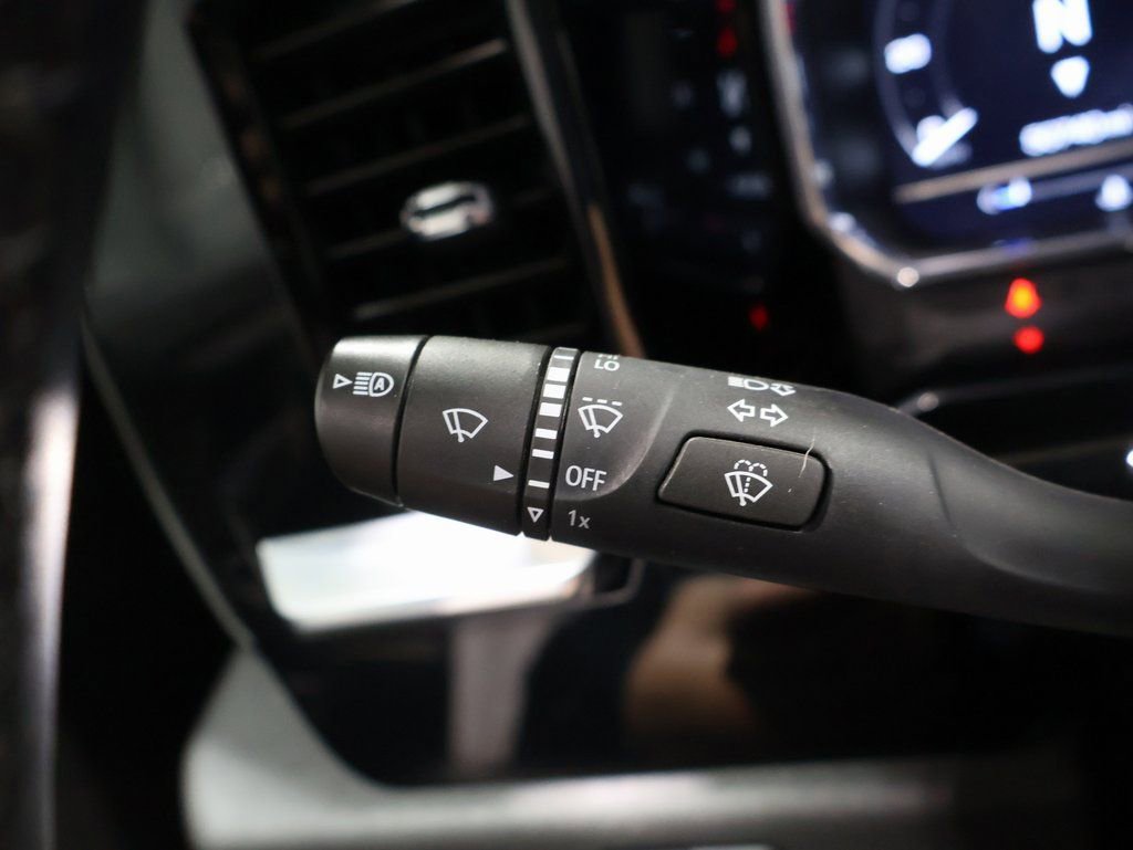 Used 2023 GMC Sierra 1500 SLT image 42