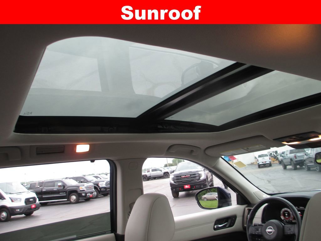 Used 2022 Nissan Pathfinder Platinum w/ Lighting Package (N93) AWD/4WD image 17