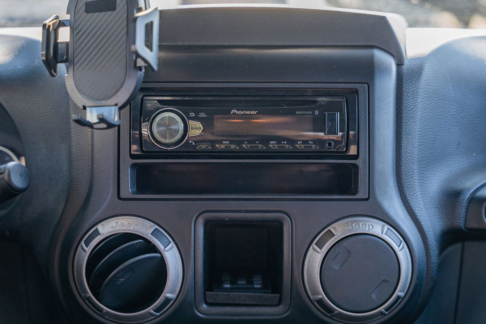 Used 2013 Jeep Wrangler Unlimited Sport w/ Connectivity Group image 27