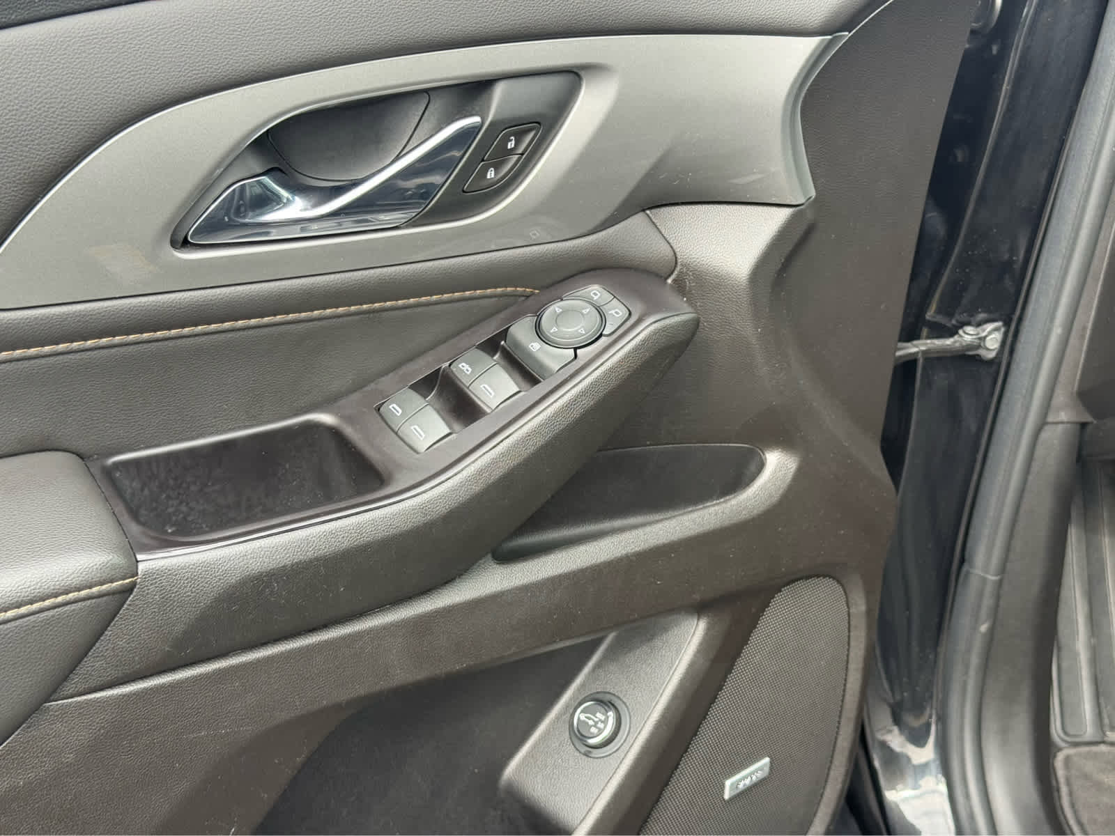 Used 2020 Chevrolet Traverse RS image 15