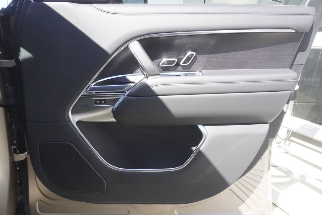 New 2026 Land Rover Range Rover SE image 21