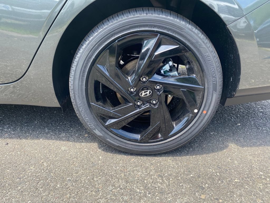 New 2026 Hyundai Elantra SEL Sport Premium FWD image 9