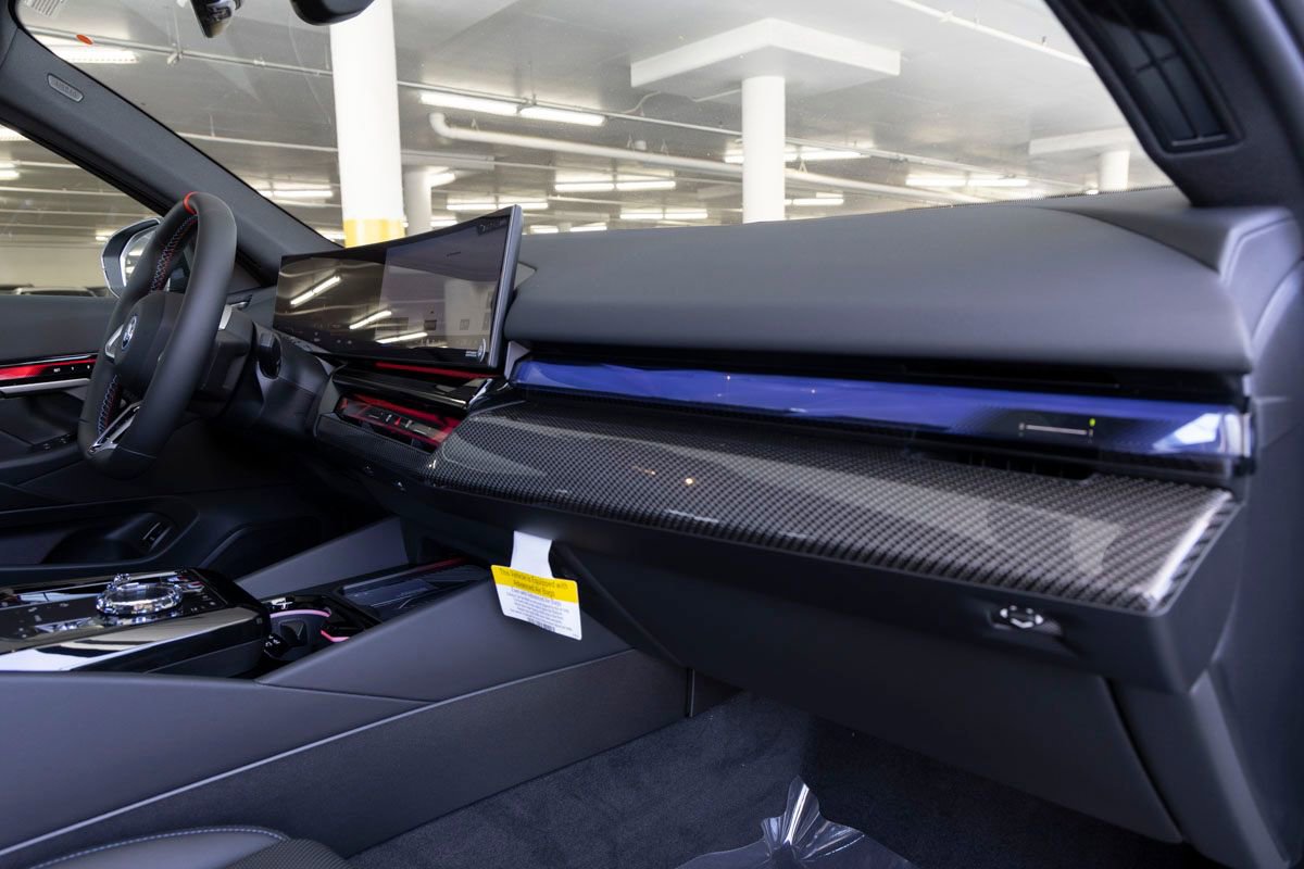 New 2026 BMW i5 w/ Executive Package AWD/4WD image 32