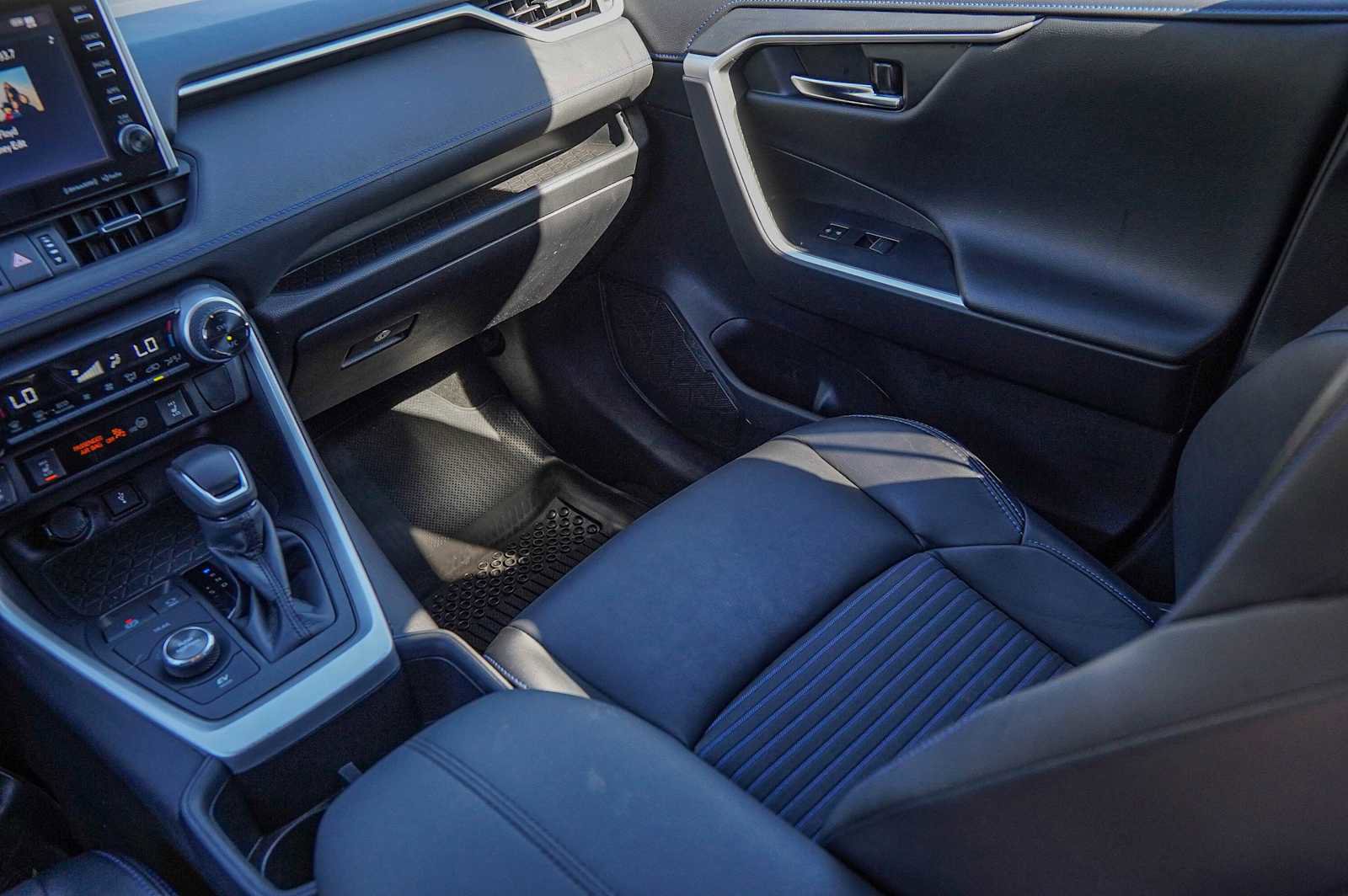 Used 2022 Toyota RAV4 XSE image 27