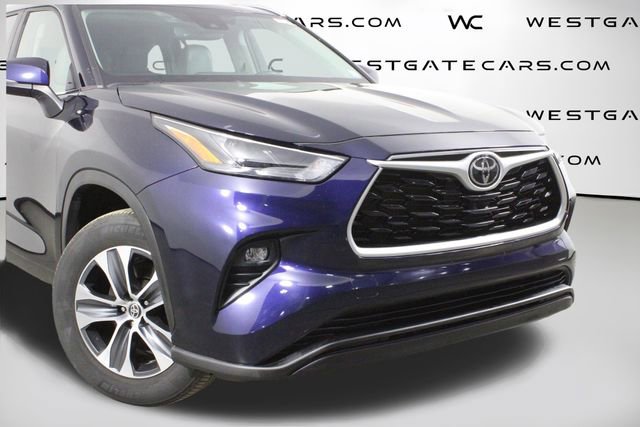 Used 2023 Toyota Highlander XLE image 42