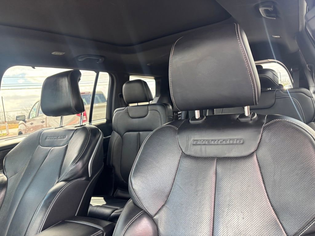 Used 2022 Jeep Grand Cherokee L Overland w/ Advanced Protech Group III AWD/4WD image 12