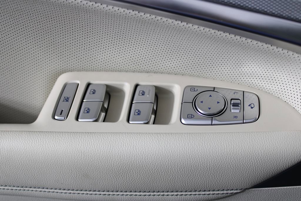 Used 2026 Genesis G70 2.5T Prestige image 22