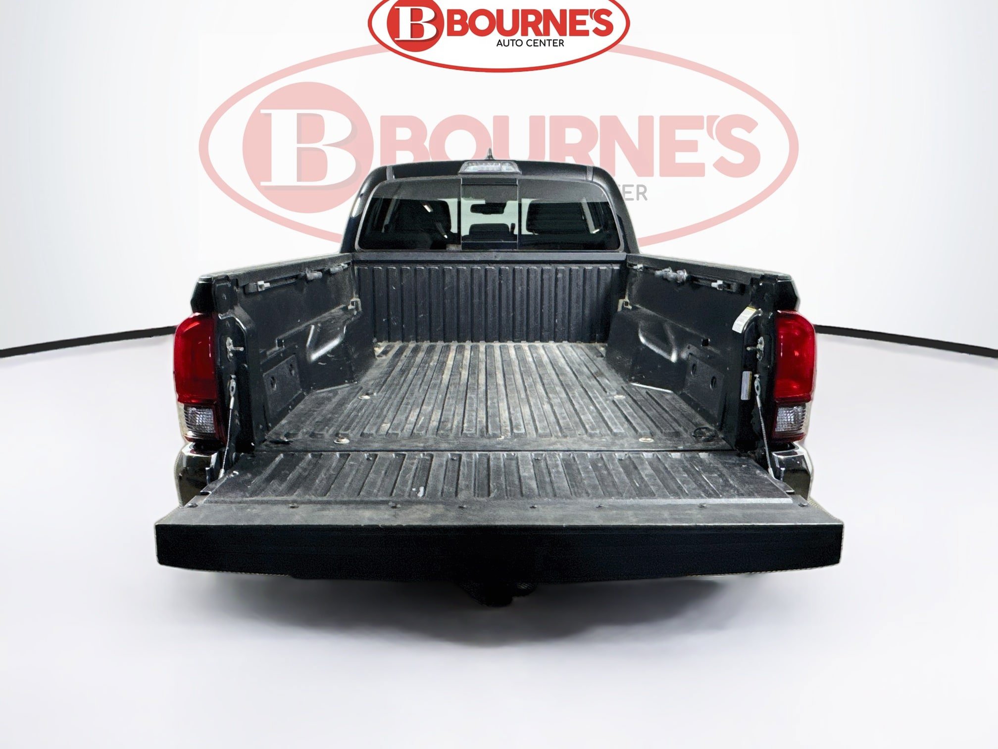 Used 2018 Toyota Tacoma SR5 AWD/4WD image 24