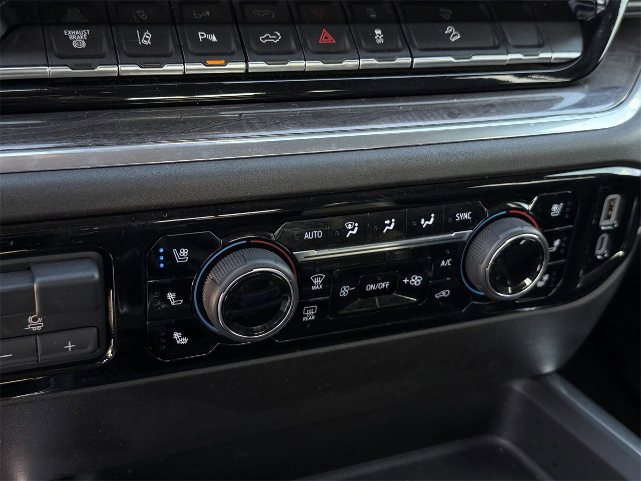 Certified 2024 Chevrolet Silverado 2500 LTZ w/ LTZ Premium Texas Edition image 22