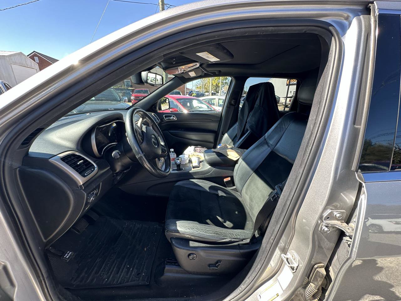 Used 2015 Jeep Grand Cherokee Altitude AWD/4WD image 9