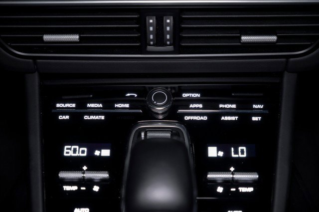 Used 2022 Porsche Cayenne Turbo image 15