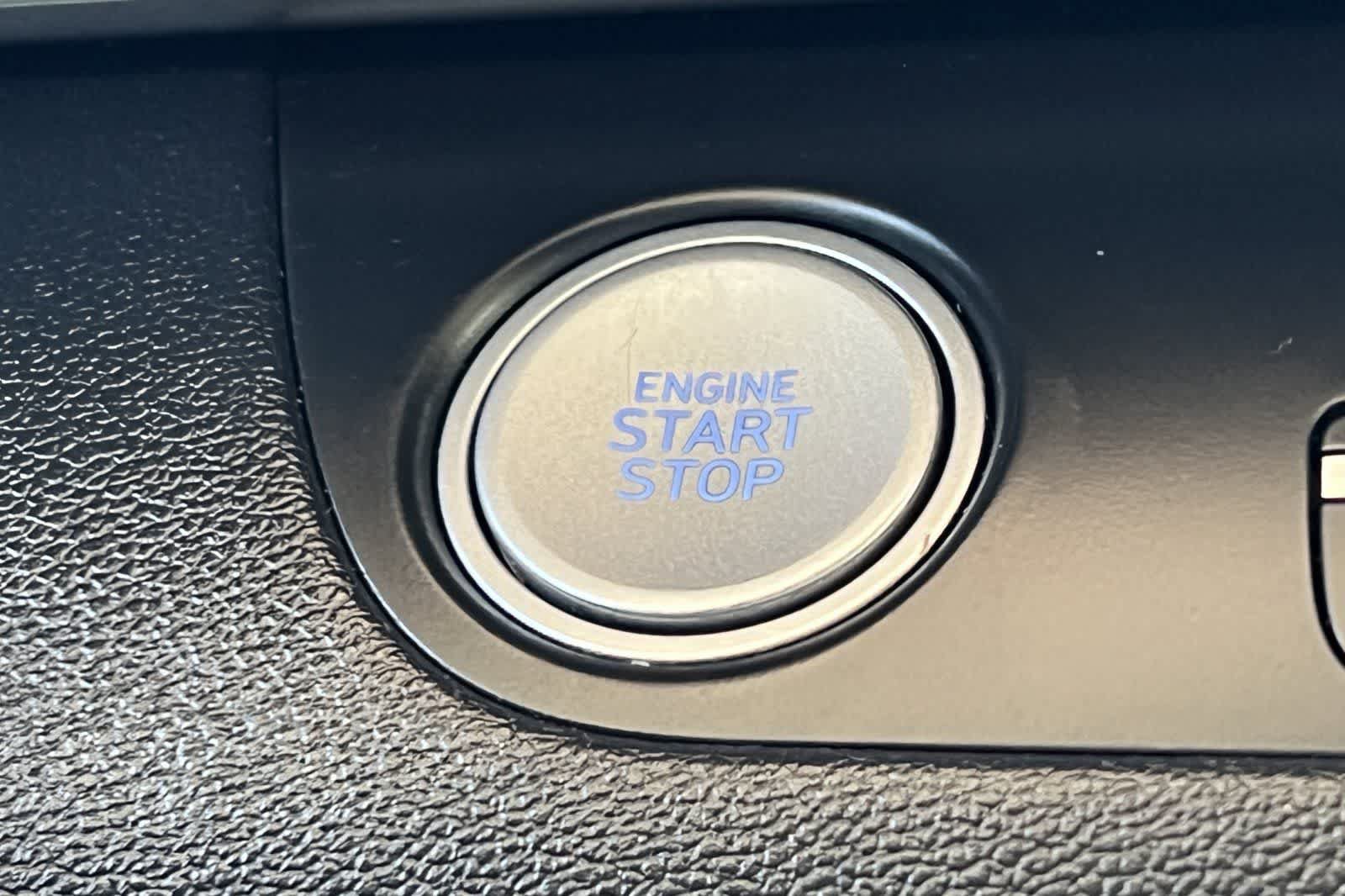 Used 2021 Hyundai Elantra Limited FWD image 27