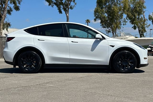 Used 2023 Tesla Model Y Long Range AWD/4WD image 3