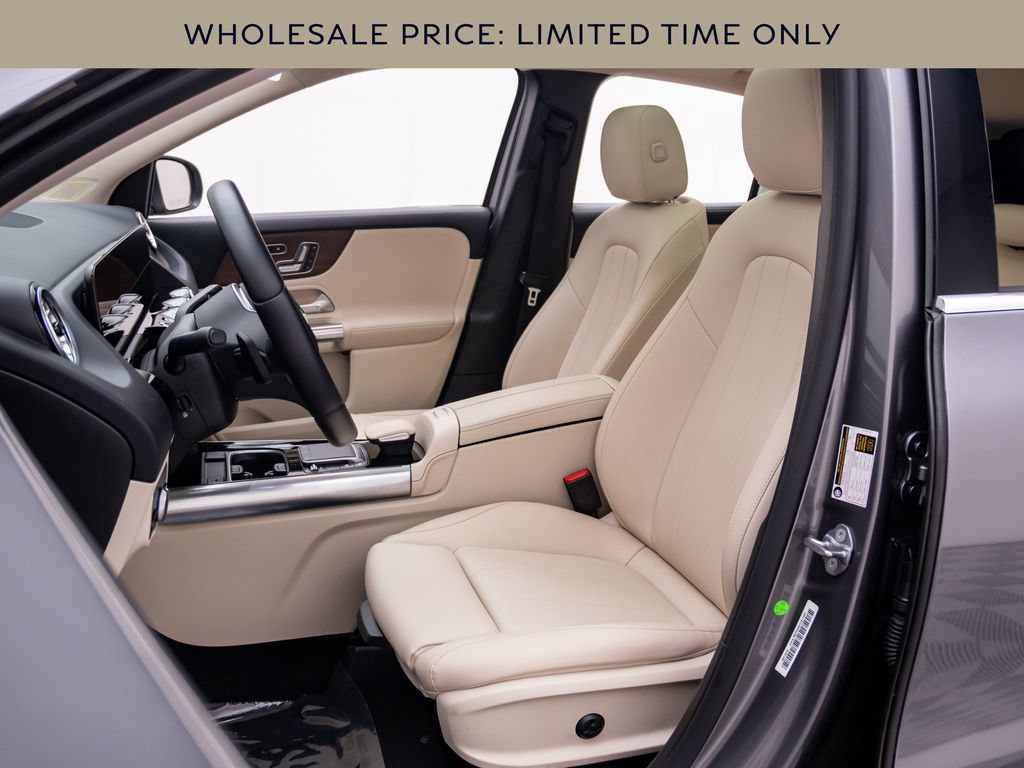 Used 2023 Mercedes-Benz GLA 250 4MATIC w/ Premium Package image 15