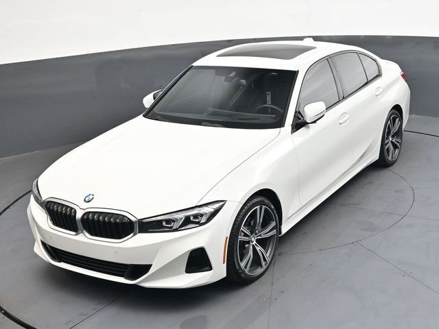 Used 2023 BMW 330i Sedan w/ Premium Package image 32