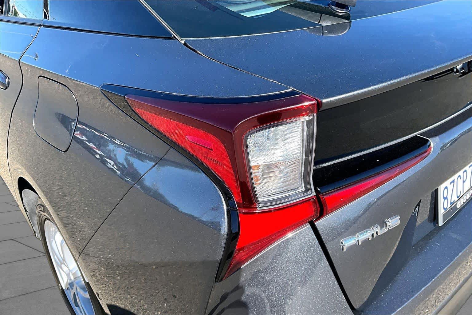 Used 2021 Toyota Prius LE FWD image 28