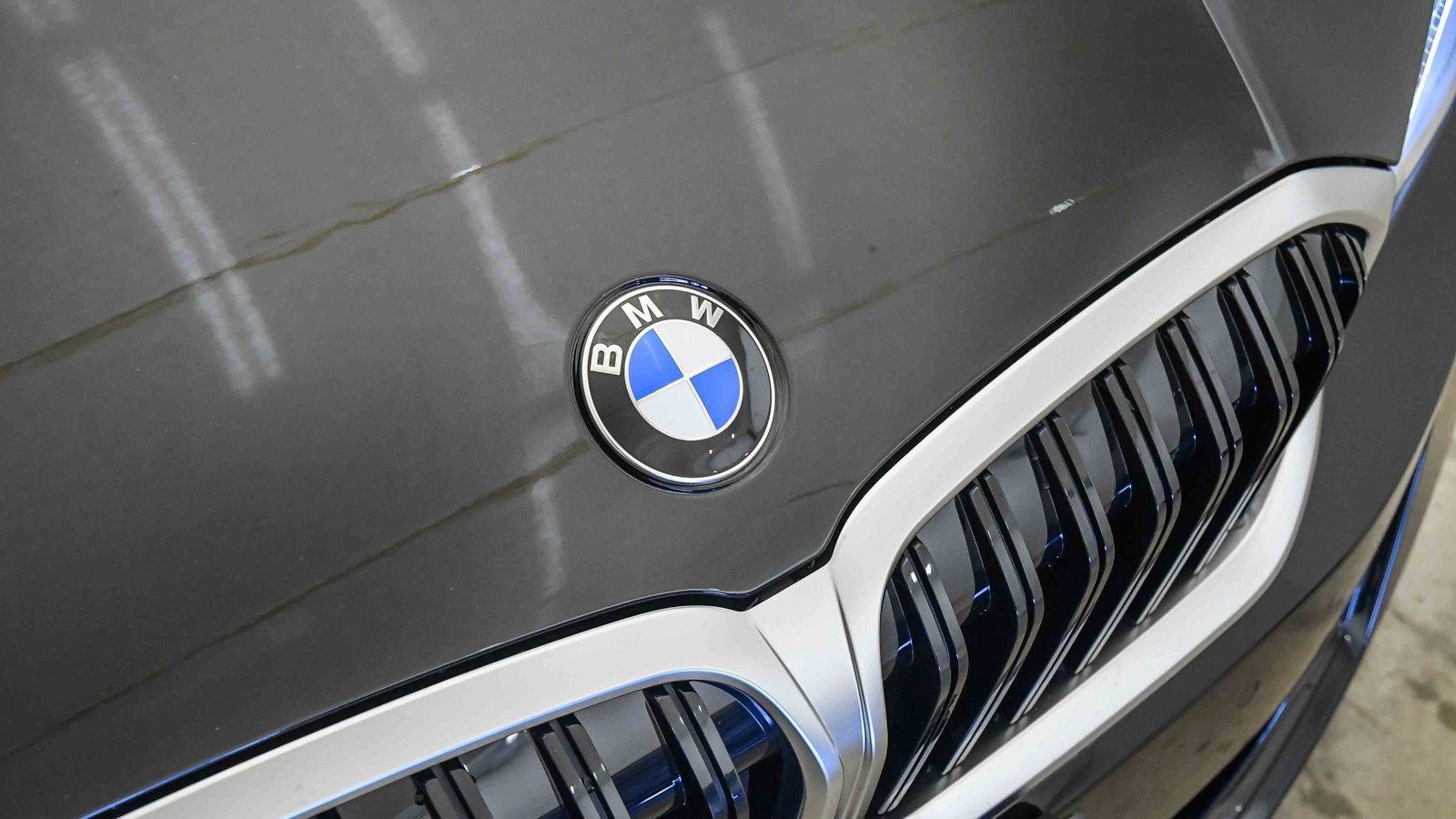 New 2026 BMW 330i Sedan w/ Premium Package image 8