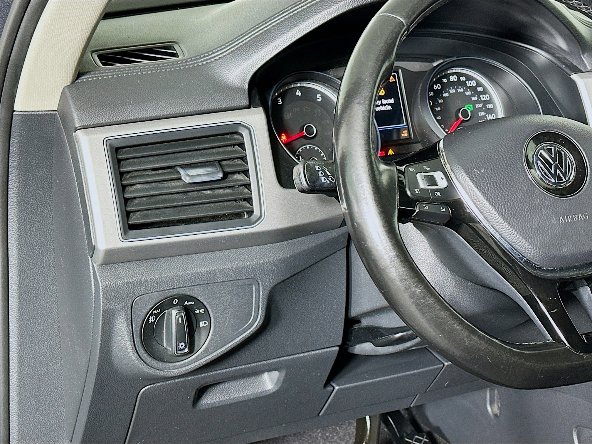 Used 2018 Volkswagen Atlas SE AWD/4WD image 17