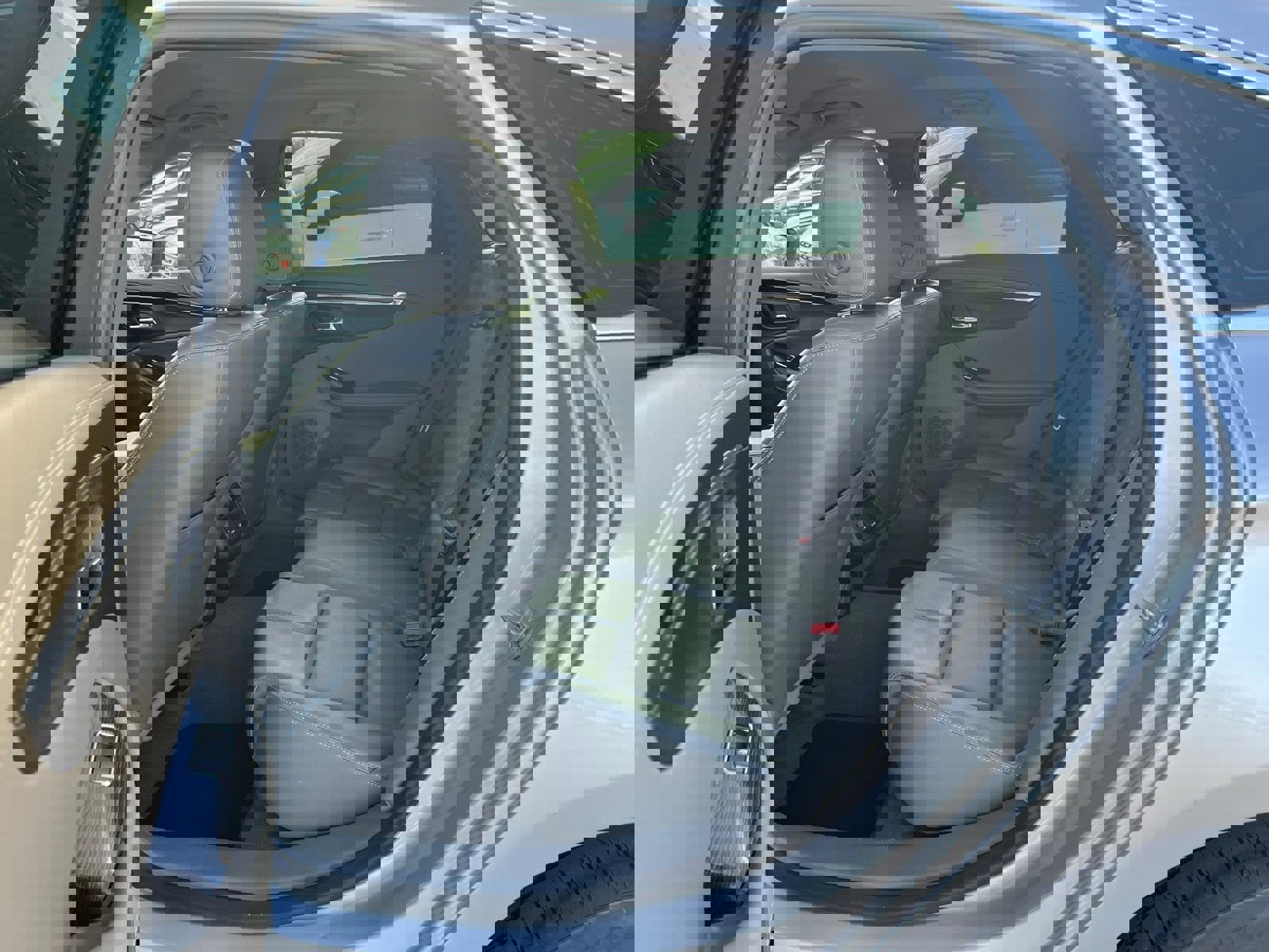 Used 2018 Chevrolet Impala LT w/ LT Leather Package image 16