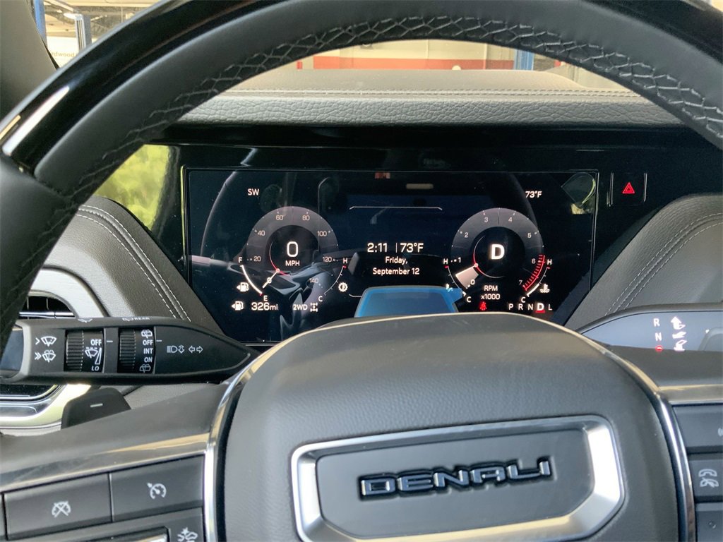 New 2025 GMC Yukon Denali w/ Denali Reserve Package image 13