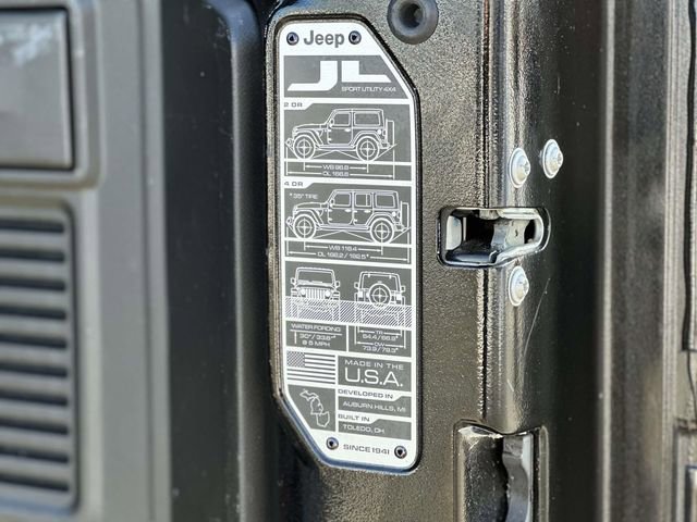 Used 2023 Jeep Wrangler Unlimited Sahara w/ Cold Weather Group image 12