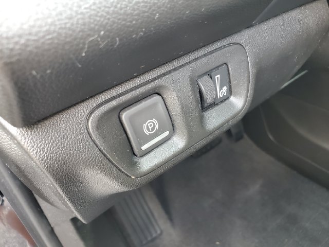 Certified 2021 GMC Acadia SLE w/ Driver Convenience Package FWD image 22