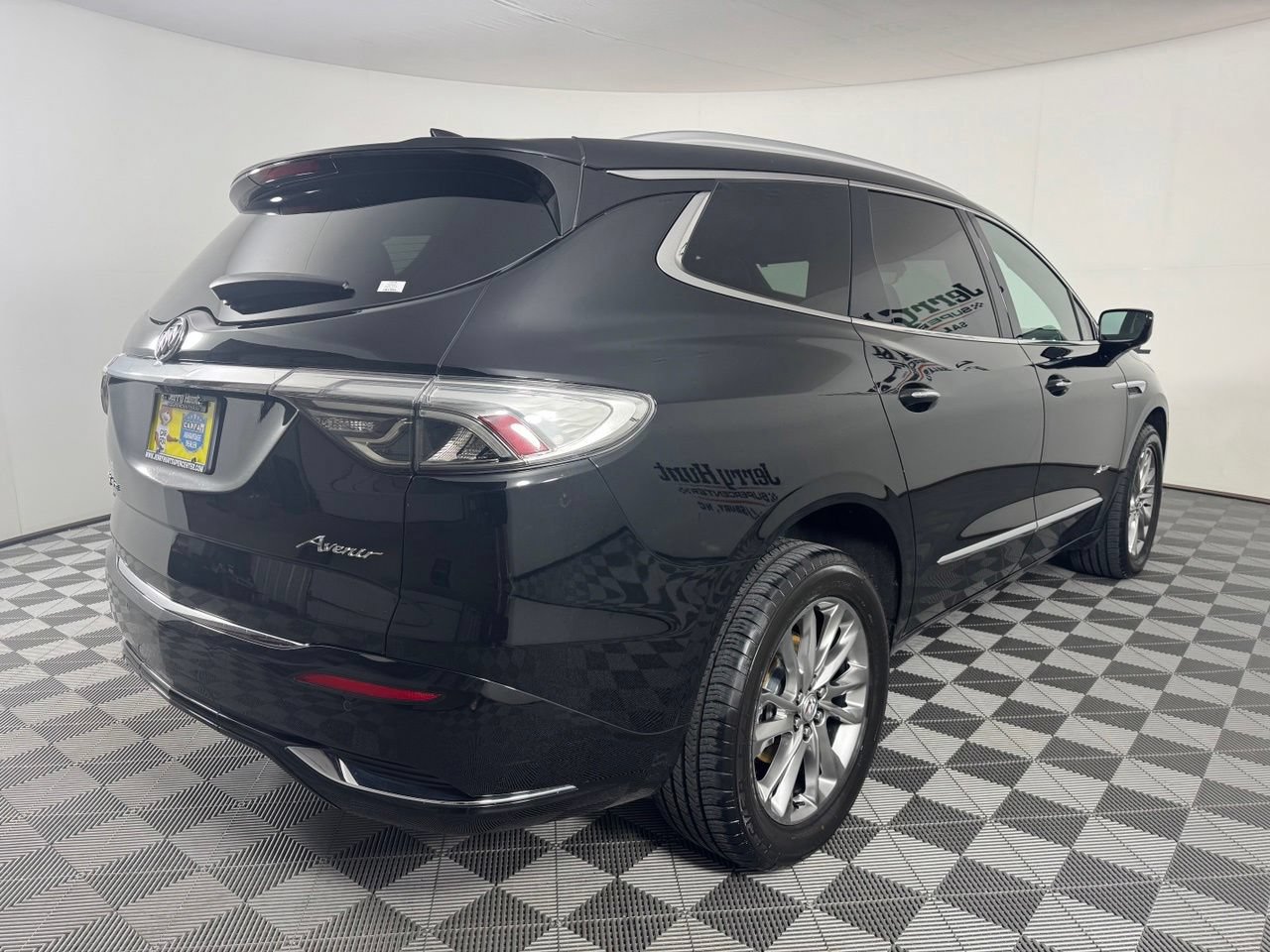 Used 2023 Buick Enclave Avenir w/ Avenir Technology Package AWD/4WD image 21