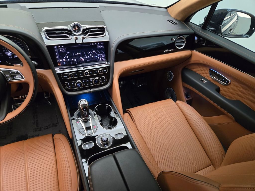Used 2024 Bentley Bentayga image 22