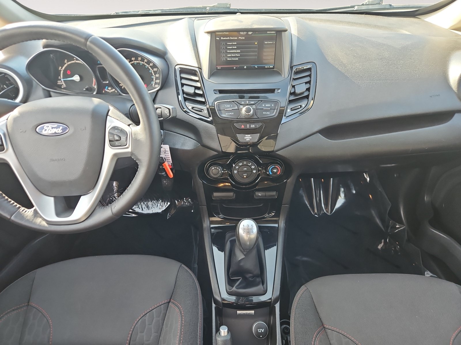 Used 2015 Ford Fiesta SE FWD image 10