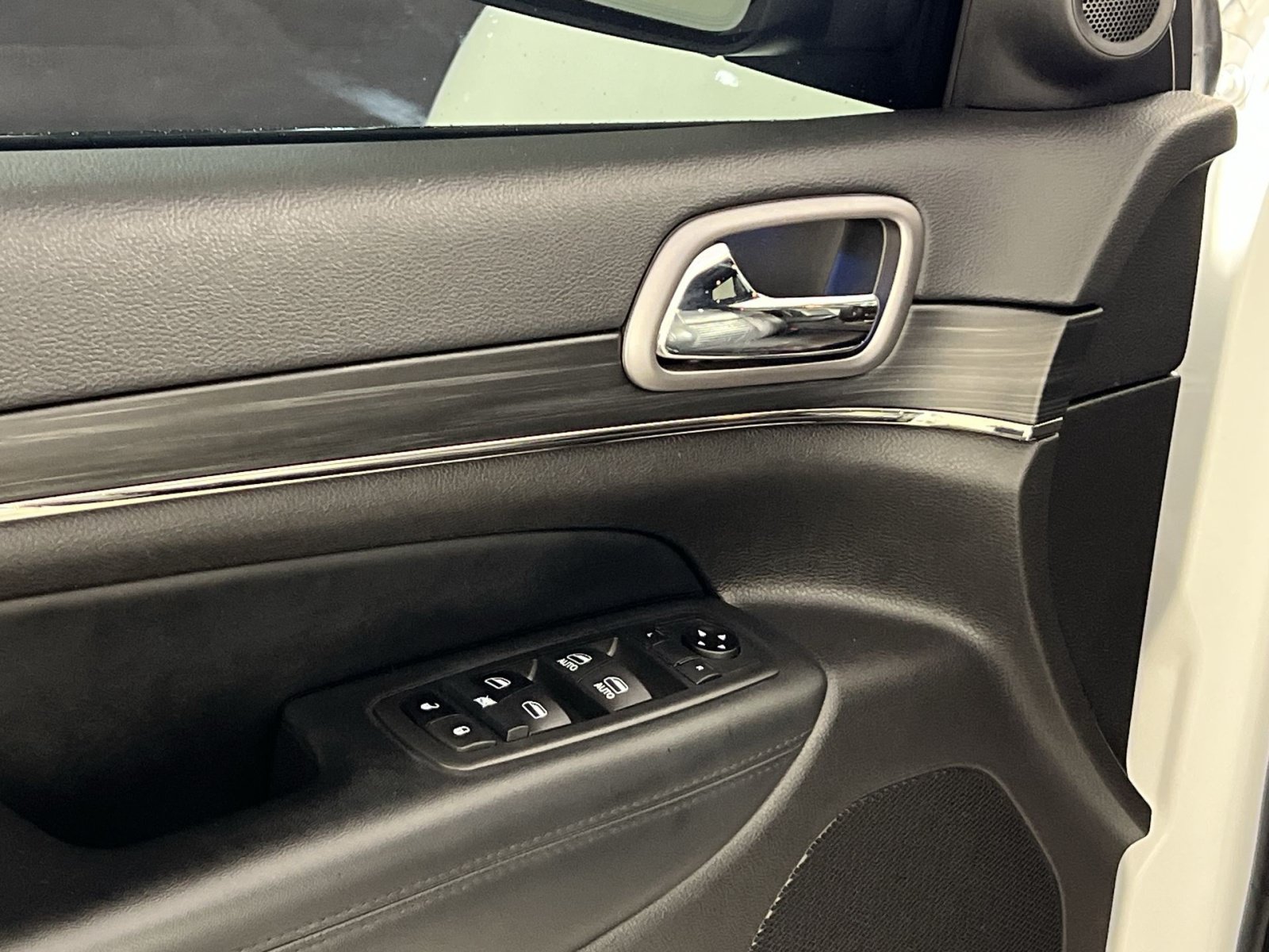 Used 2021 Jeep Grand Cherokee Limited X AWD/4WD image 15
