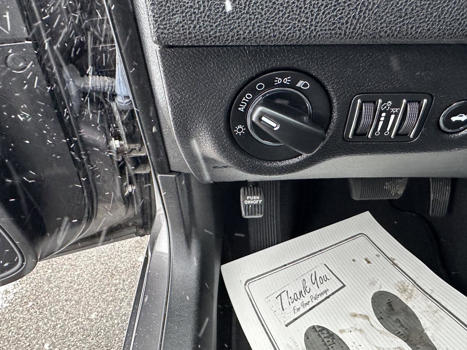 Used 2022 Chrysler 300 Touring image 21