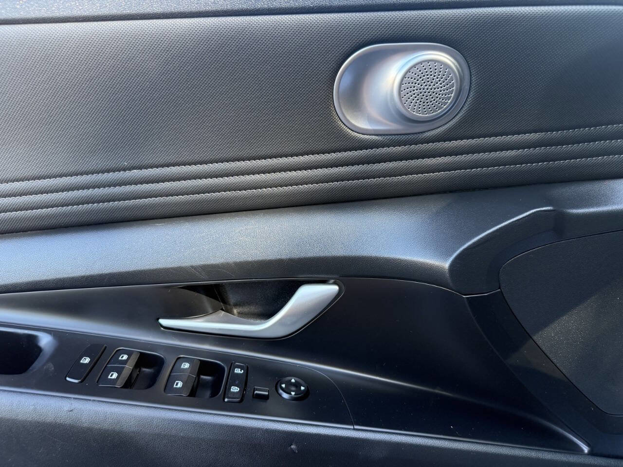 Used 2023 Hyundai Elantra SEL w/ Convenience Package image 27